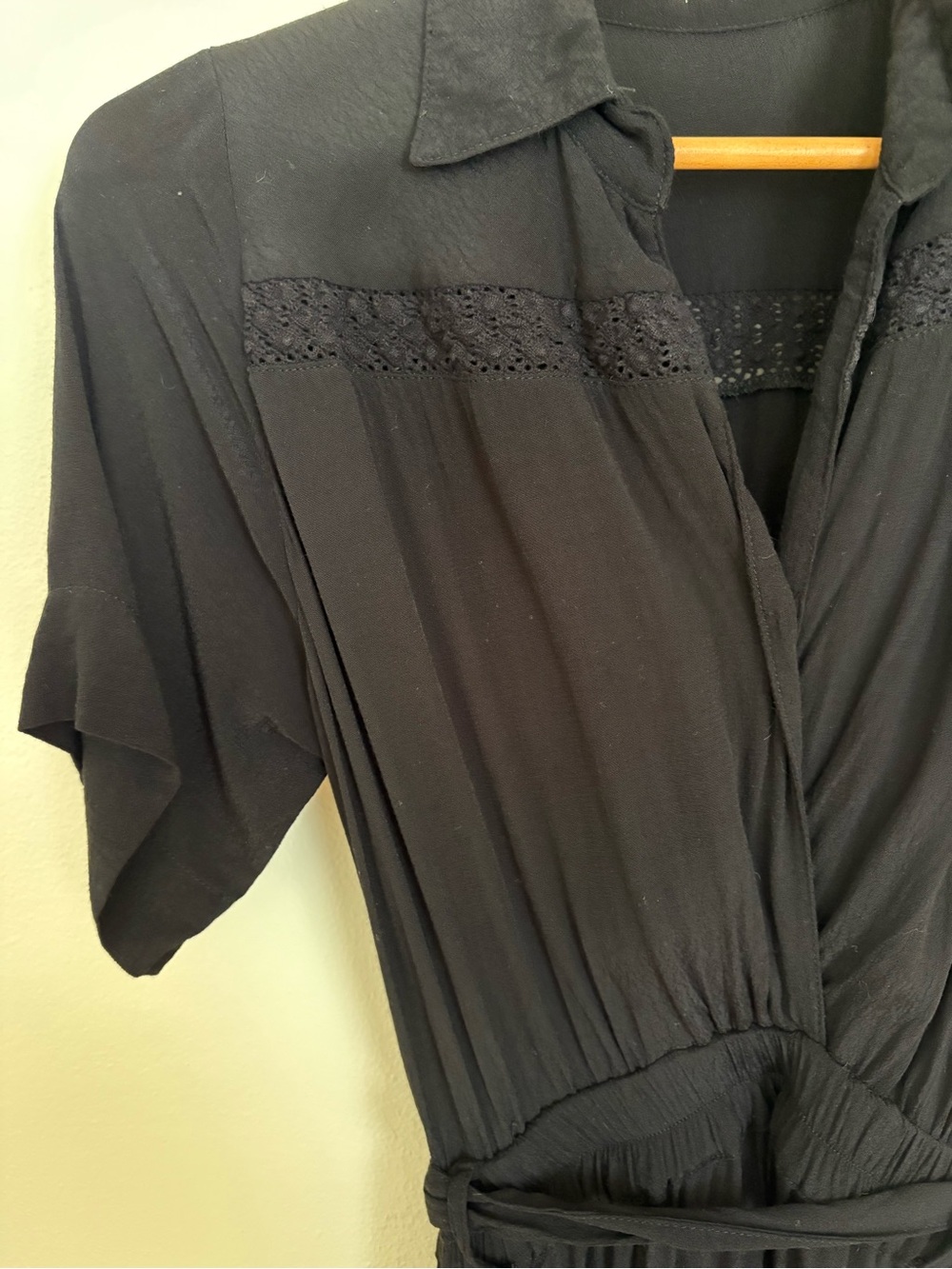 Aura Black Lace-Trim Wrap Robe